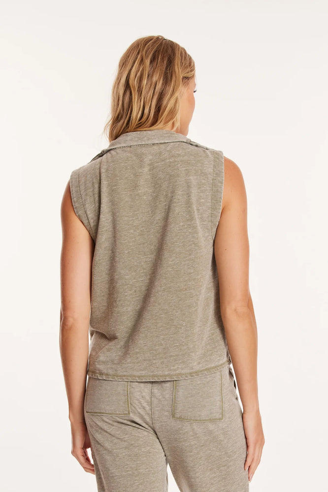 Mododoc Half Zipped Sleeveless